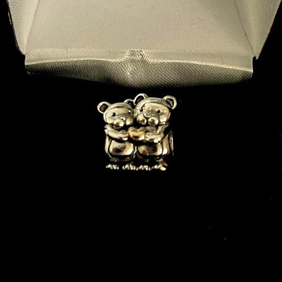 Pandora Bear Hug Charm - Picture 1 of 1
